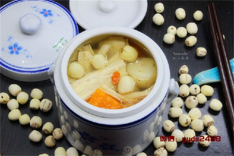 青少年用眼多 注意饮食护眼